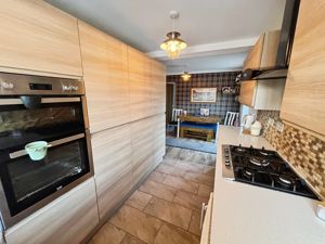 Kitchen- click for photo gallery